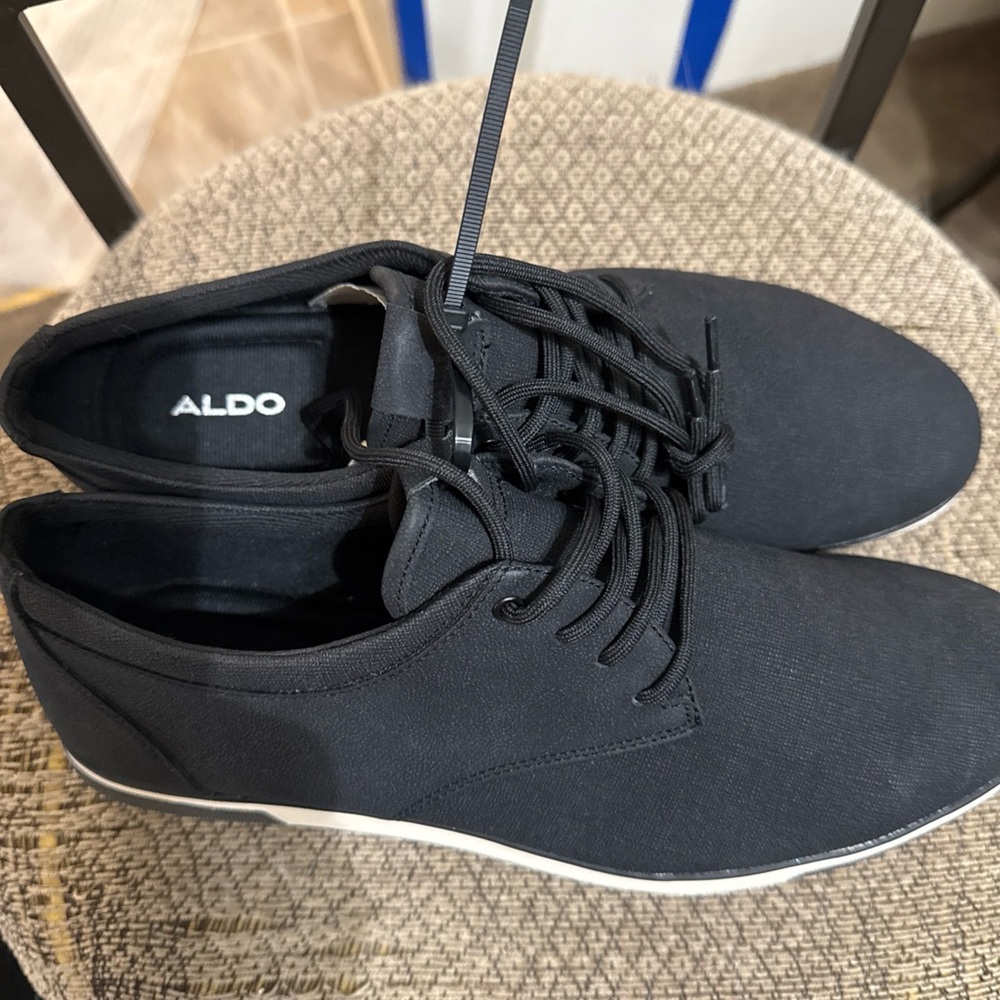 Aldo Black Sneakers Sleek Minimalist Design